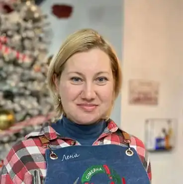 Лєна - майстер перукарні theЦікаво