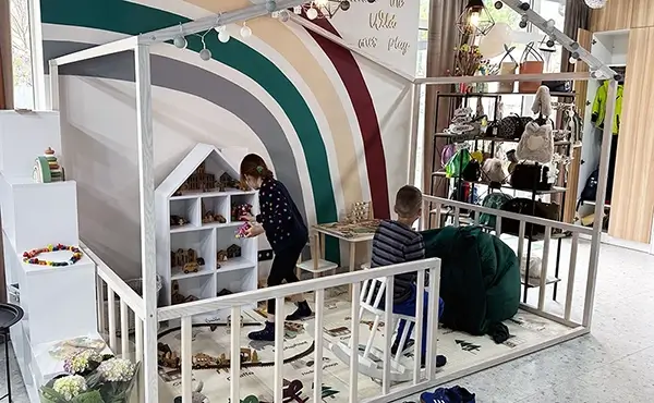 Ігрова зона перукарні theЦікаво